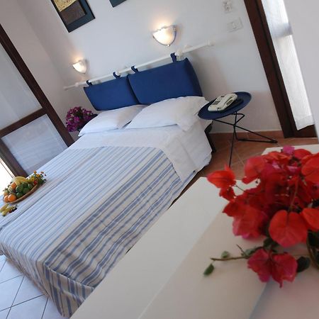 Hotel Club Santa Sabina Торре-Санта-Сабина Экстерьер фото