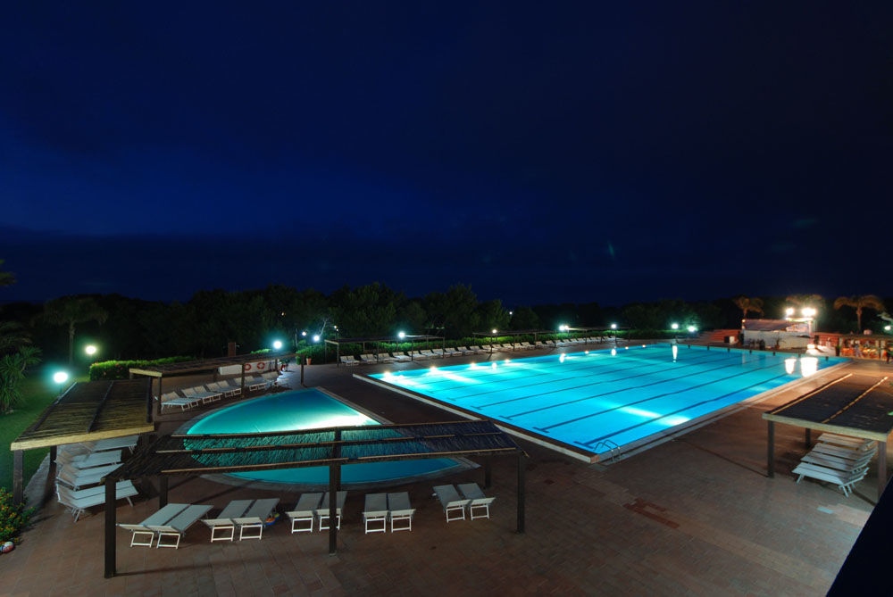 Hotel Club Santa Sabina Торре-Санта-Сабина Экстерьер фото